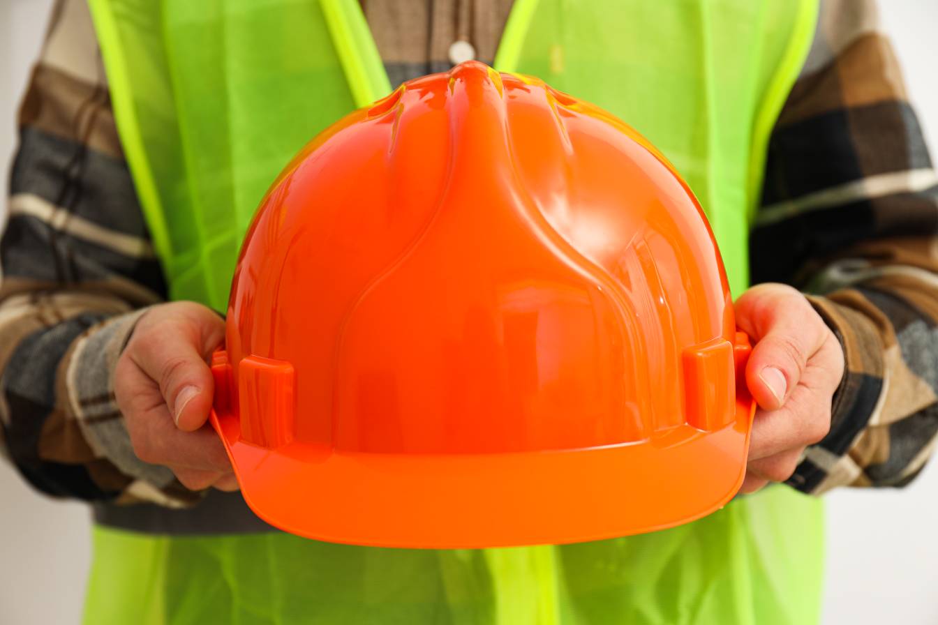 Choosing the Right Safety Helmet for Your Industry A Guide