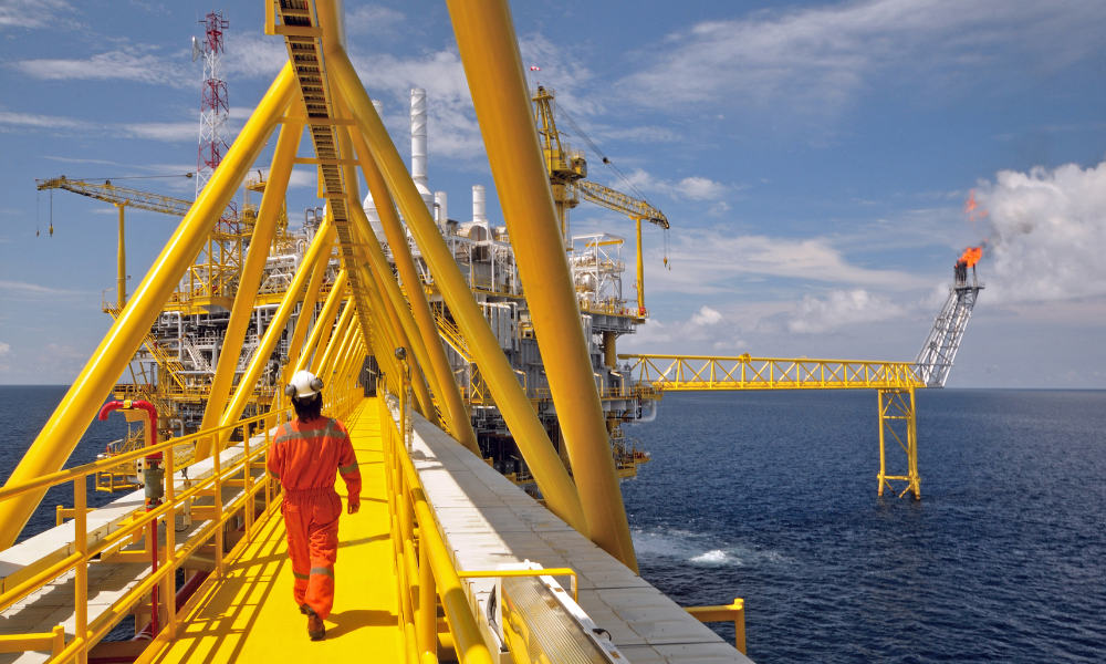Fire on offshore plateforms expose workers to multiple risks